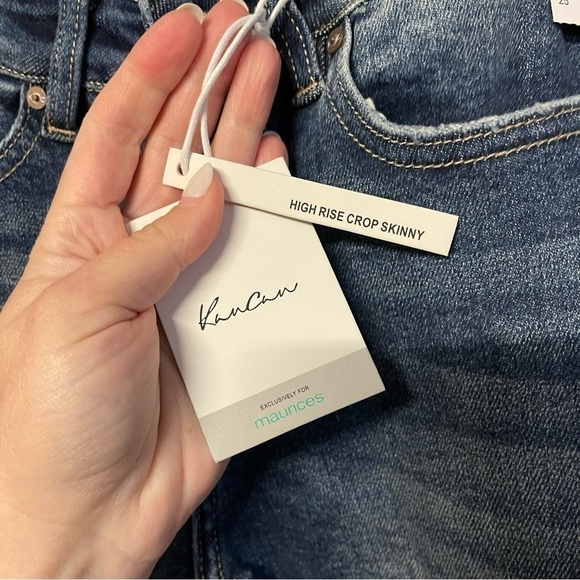 NWT KanCan High Rise Curvy Dark Ripped Cropped Jean - Picture 8 of 12